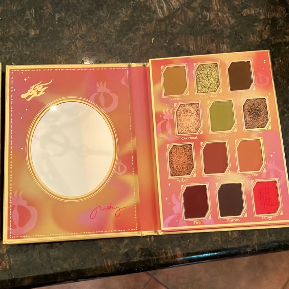 AUTHENTIC! Gently used Oden’s Eye X Judy Red Dragon eyeshadow palette